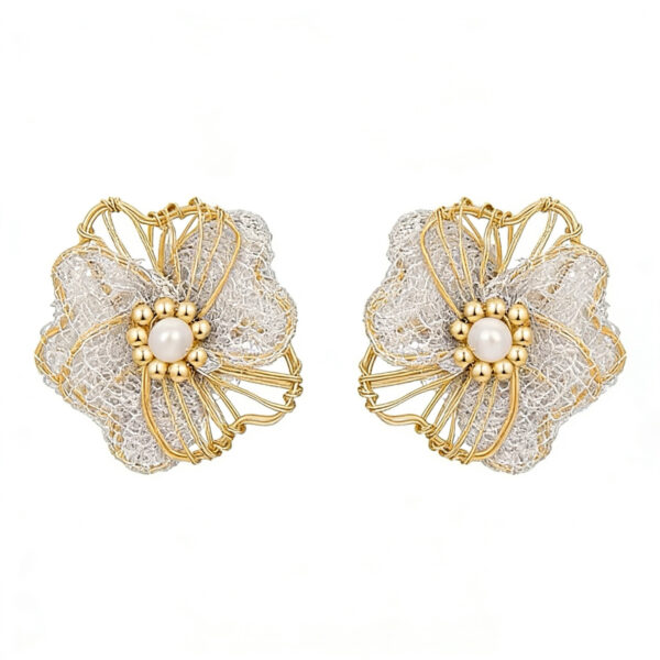 A01-01/Hollow-out butterfly shadow design stud earrings