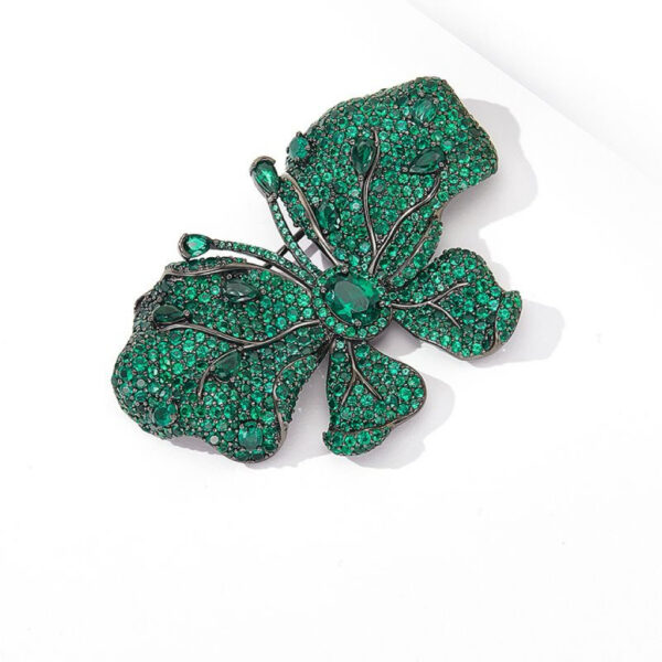 A04-02/Emerald-Inlaid Brooch