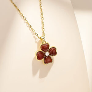 A03-03/Four – Leaf Clover Agate Diamond Pendant Necklace/$69