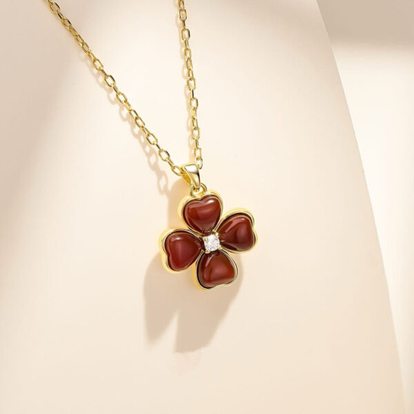 A03-03/Four – Leaf Clover Agate Diamond Pendant Necklace/$69
