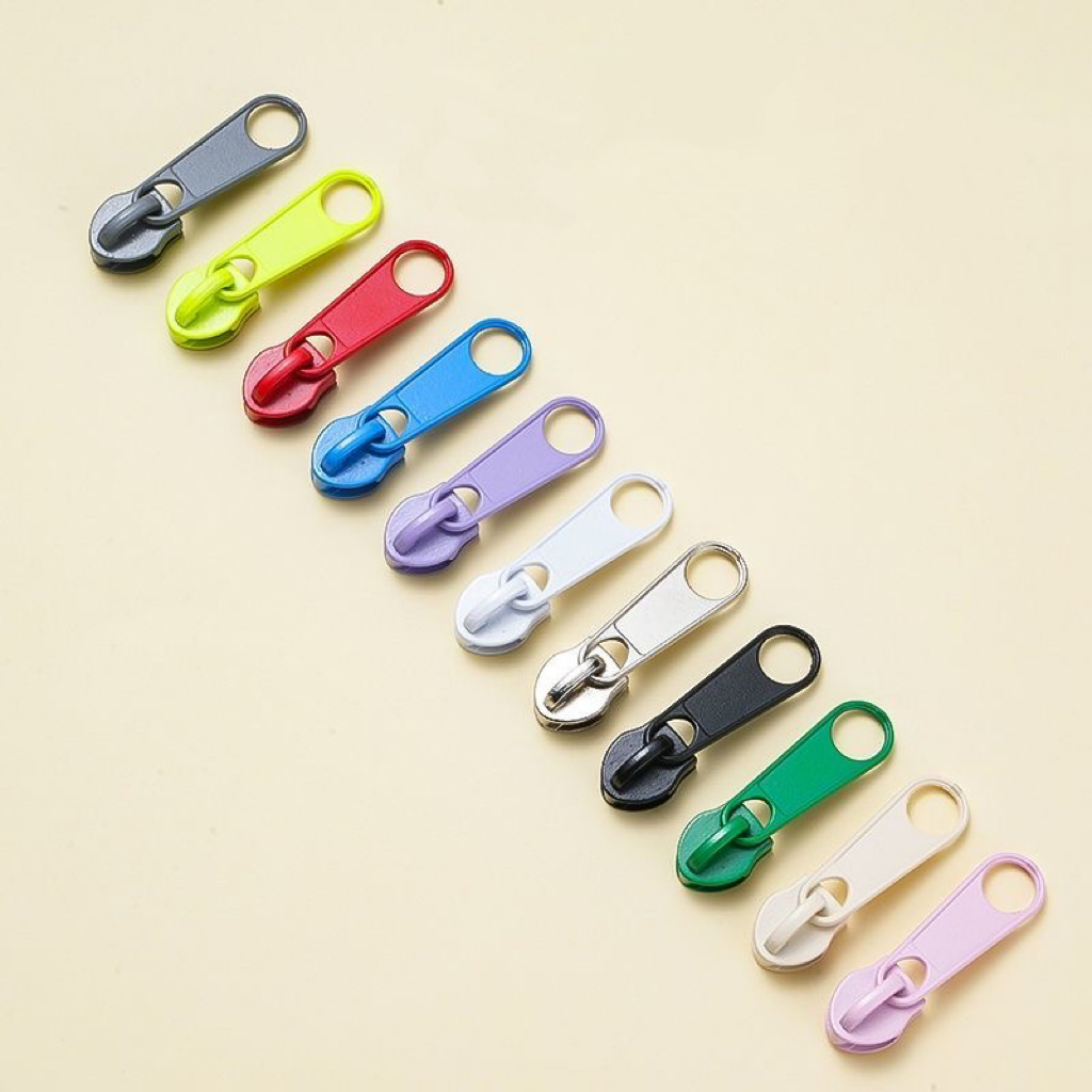 C05-01/3# Zipper Pull - 50 Pieces per Pack, Ideal for Lightweight Garments and Small Bags