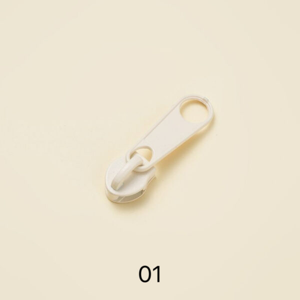 C05-01/3# Zipper Pull - 50 Pieces per Pack, Ideal for Lightweight Garments and Small Bags