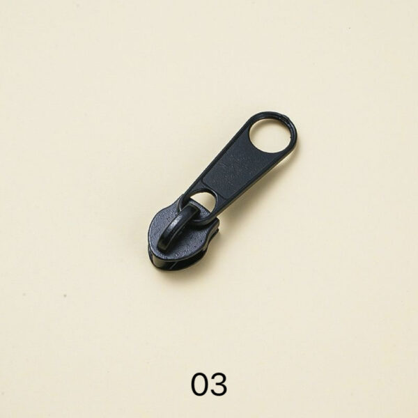 C05-01/3# Zipper Pull - 50 Pieces per Pack, Ideal for Lightweight Garments and Small Bags
