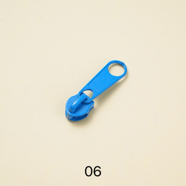 C05-01/3# Zipper Pull - 50 Pieces per Pack, Ideal for Lightweight Garments and Small Bags