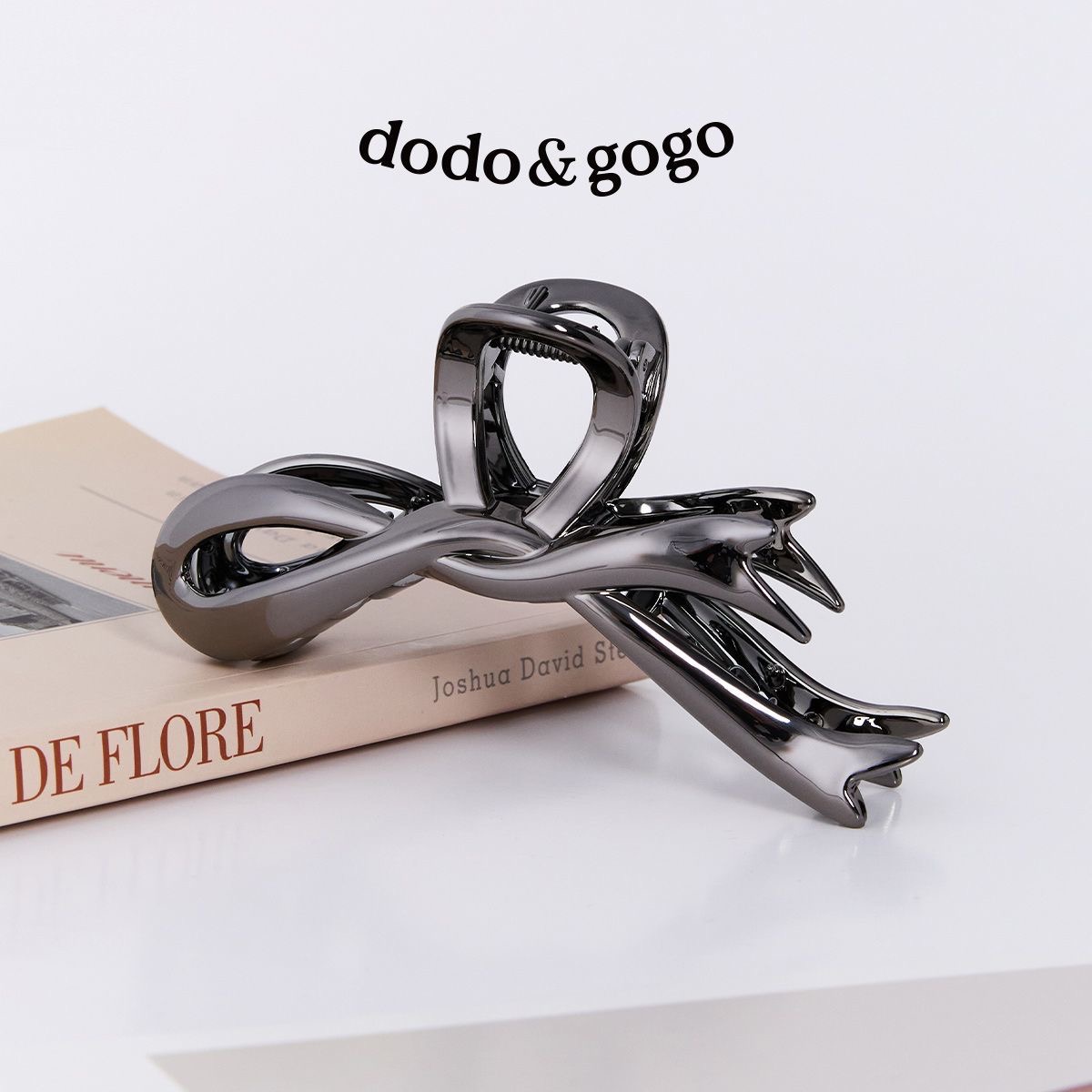 A06.1-04/Infinity Knot Design Large Hair Claw Clip for Daily Hairstyling