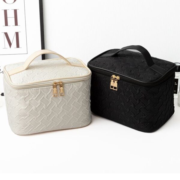 A09.6-01/Embossed Cosmetic Bag Large Capacity Travel Toiletry Storage Handbag 21×14×14cm